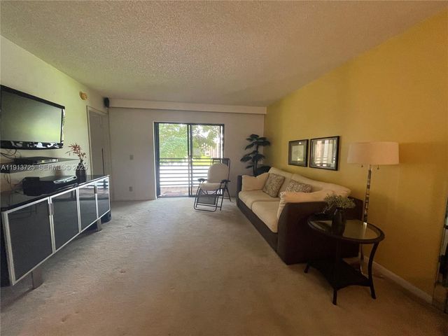 2786 NW 104th Avenue 211, Sunrise, FL 33322