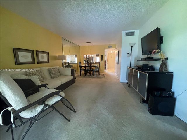 2786 NW 104th Avenue 211, Sunrise, FL 33322