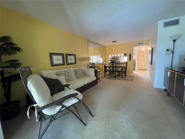 2786 NW 104th Avenue 211, Sunrise, FL 33322