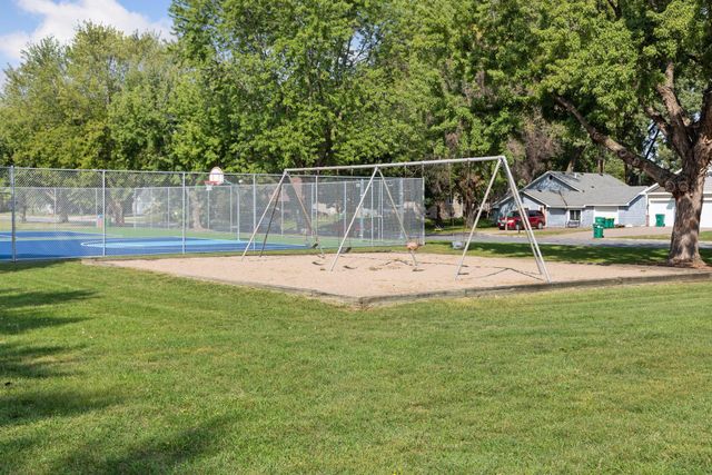 675 Koehler Road, Vadnais Heights, MN 55127