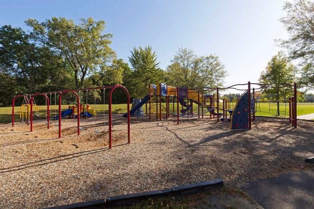 675 Koehler Road, Vadnais Heights, MN 55127