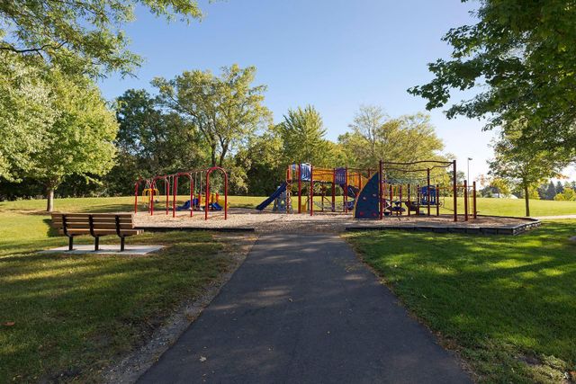 675 Koehler Road, Vadnais Heights, MN 55127