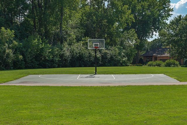 675 Koehler Road, Vadnais Heights, MN 55127