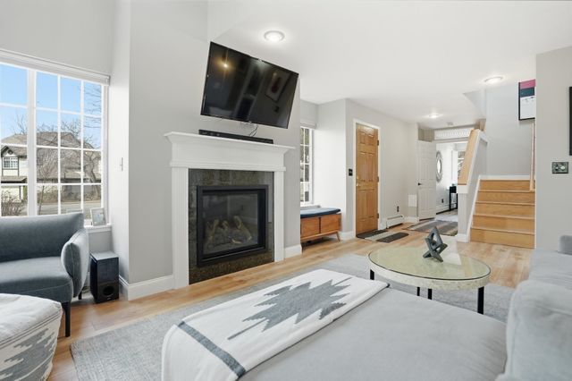36 Lake Forest Drive, Burlington, VT 05401