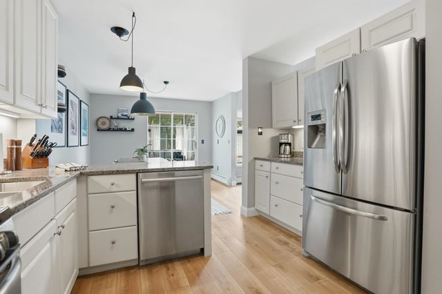 36 Lake Forest Drive, Burlington, VT 05401