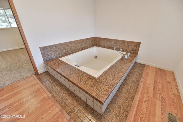 91 Wilson Rd, Yakima, WA 98901