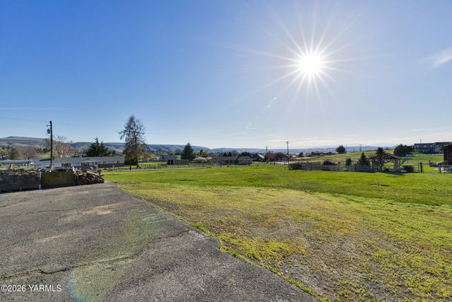 91 Wilson Rd, Yakima, WA 98901