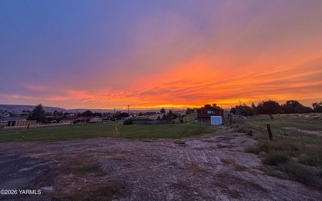 91 Wilson Rd, Yakima, WA 98901