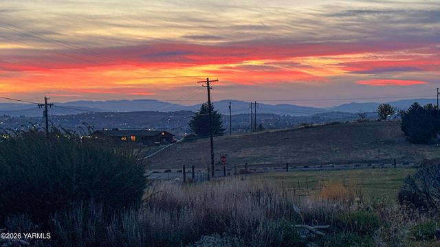91 Wilson Rd, Yakima, WA 98901