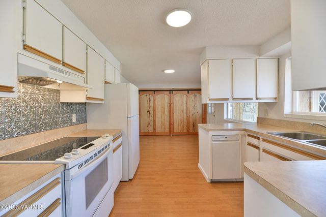 91 Wilson Rd, Yakima, WA 98901