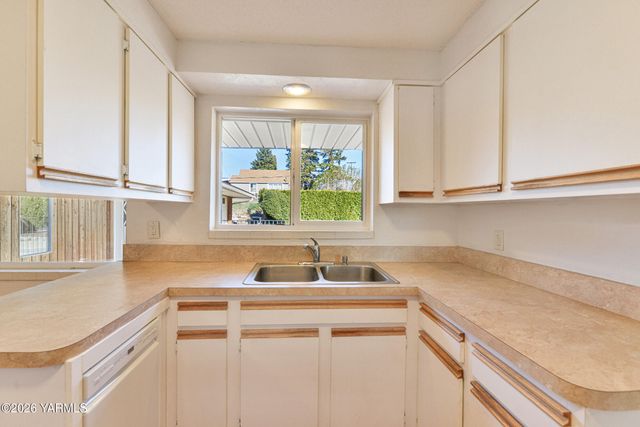 91 Wilson Rd, Yakima, WA 98901