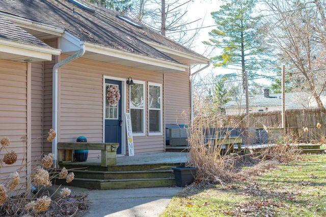 W839 Miramar ROAD, East Troy, WI 53120