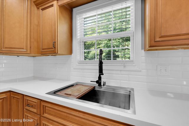 132 W Mandarin Ct, Elizabethtown, KY 42701