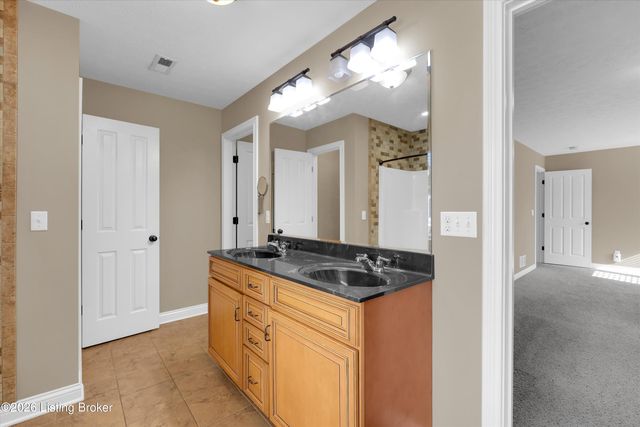 132 W Mandarin Ct, Elizabethtown, KY 42701