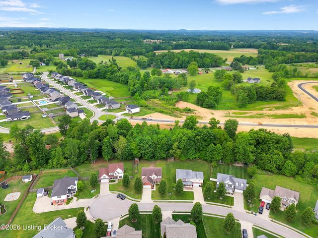 132 W Mandarin Ct, Elizabethtown, KY 42701