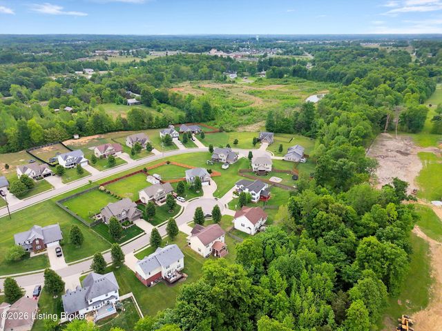 132 W Mandarin Ct, Elizabethtown, KY 42701