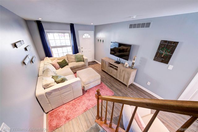 446 Oakgrove Court, Clawson, MI 48017