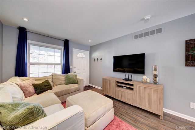 446 Oakgrove Court, Clawson, MI 48017