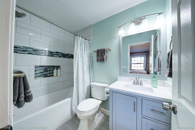 446 Oakgrove Court, Clawson, MI 48017