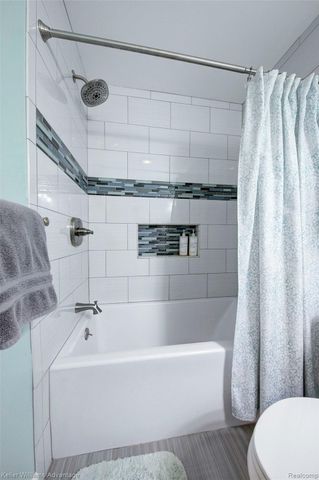 446 Oakgrove Court, Clawson, MI 48017