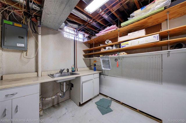 446 Oakgrove Court, Clawson, MI 48017