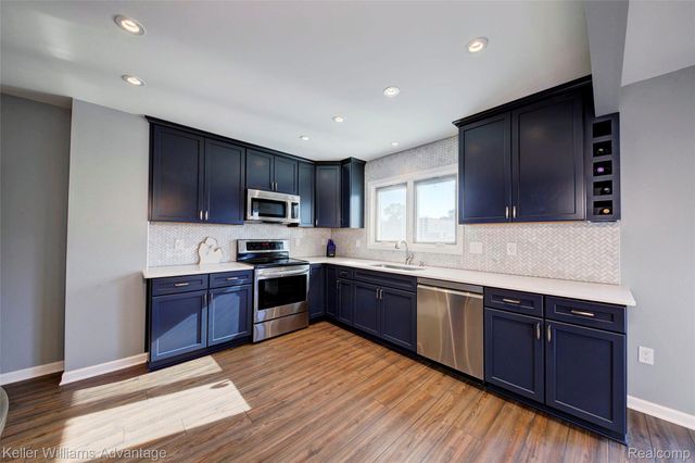 446 Oakgrove Court, Clawson, MI 48017