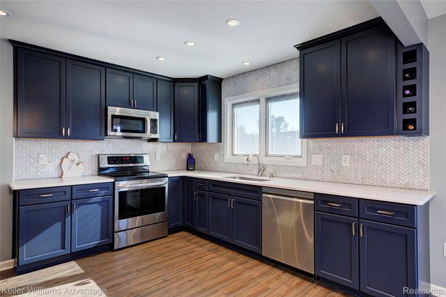 446 Oakgrove Court, Clawson, MI 48017