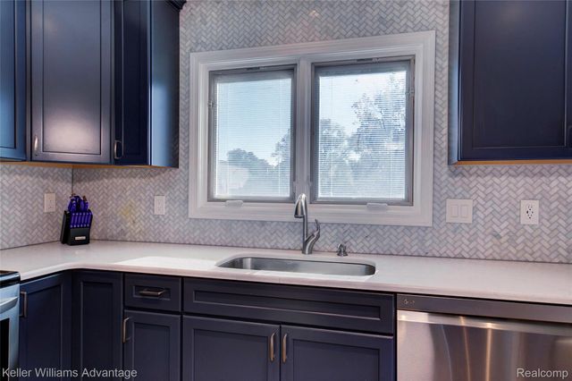 446 Oakgrove Court, Clawson, MI 48017