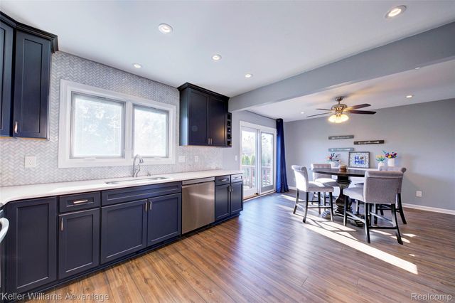 446 Oakgrove Court, Clawson, MI 48017