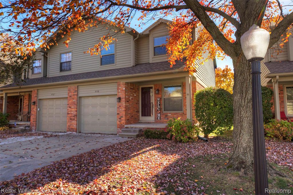 446 Oakgrove Court, Clawson, MI 48017