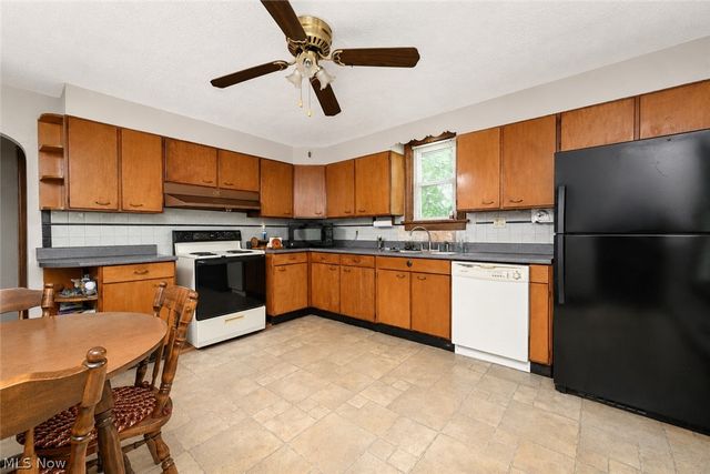 2984 Massillon Road, Akron, OH 44312