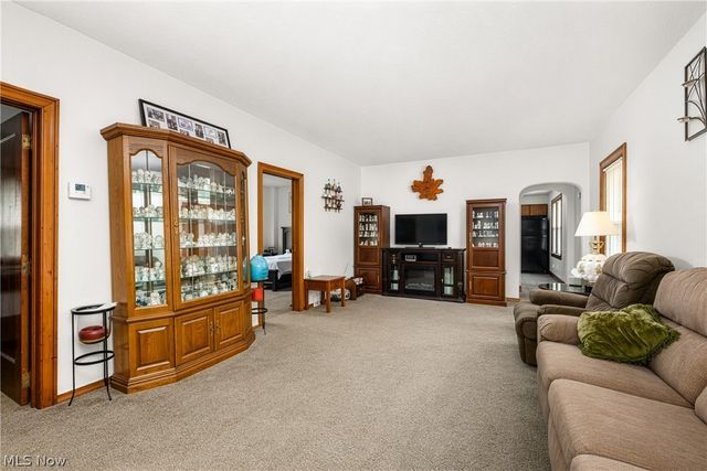 2984 Massillon Road, Akron, OH 44312