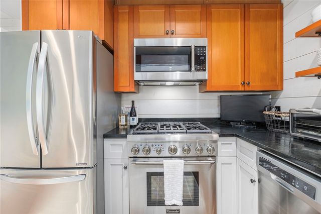 5 Ledge Road, Newport, RI 02840