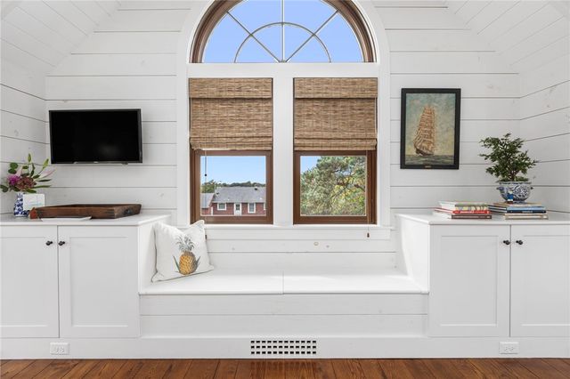 5 Ledge Road, Newport, RI 02840