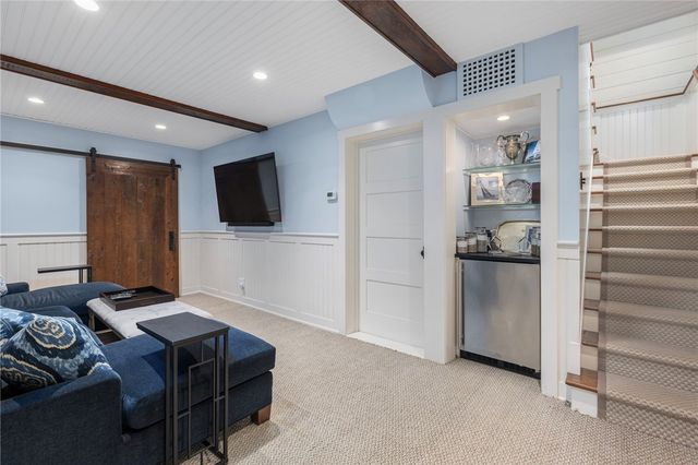 5 Ledge Road, Newport, RI 02840