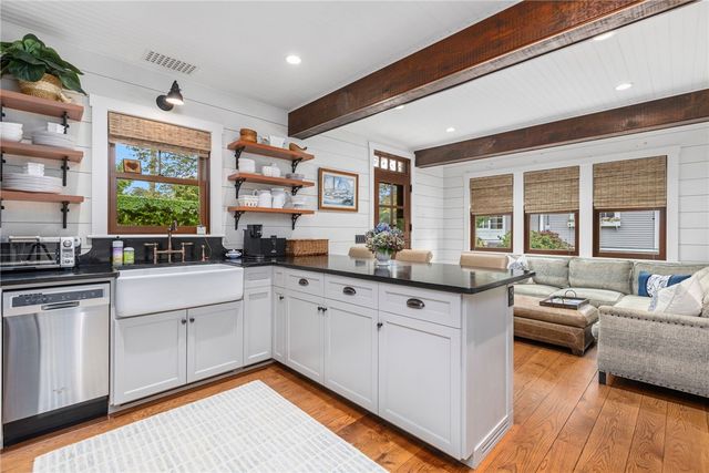 5 Ledge Road, Newport, RI 02840