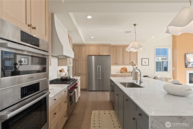 3243 13th Avenue W, Seattle, WA 98119