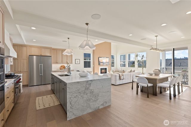 3243 13th Avenue W, Seattle, WA 98119