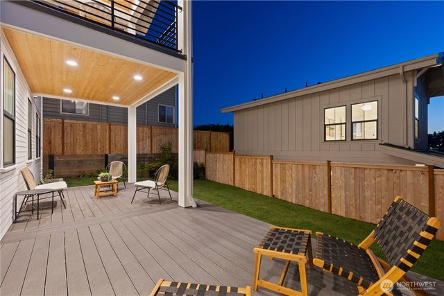3243 13th Avenue W, Seattle, WA 98119