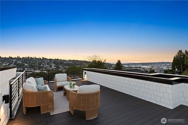 3243 13th Avenue W, Seattle, WA 98119