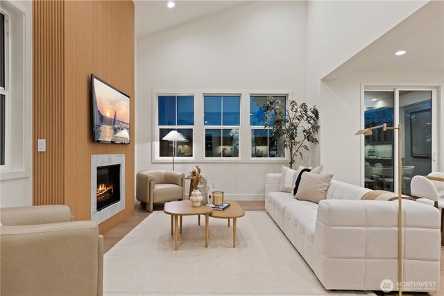 3243 13th Avenue W, Seattle, WA 98119
