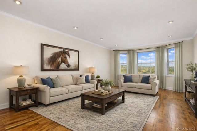 60 Pinewood Avenue 1B, Hartsdale, NY 10530