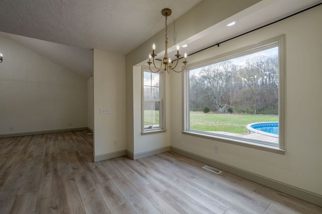 801 Cherokee Hills Dr, Loretto, TN 38469