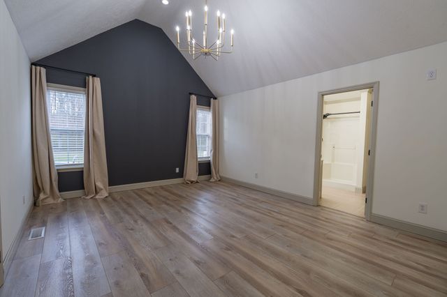 801 Cherokee Hills Dr, Loretto, TN 38469