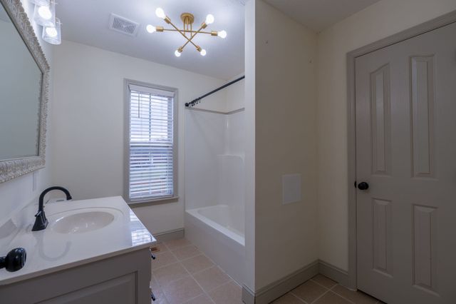 801 Cherokee Hills Dr, Loretto, TN 38469