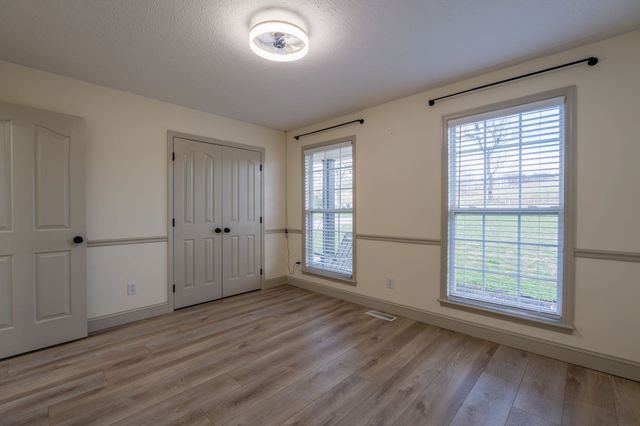 801 Cherokee Hills Dr, Loretto, TN 38469