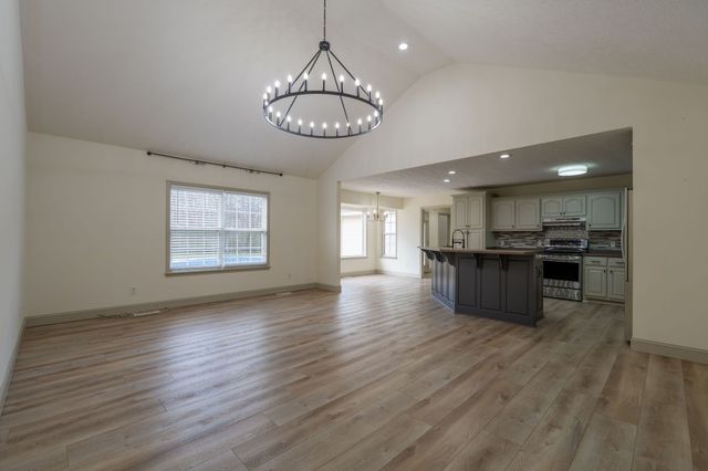 801 Cherokee Hills Dr, Loretto, TN 38469