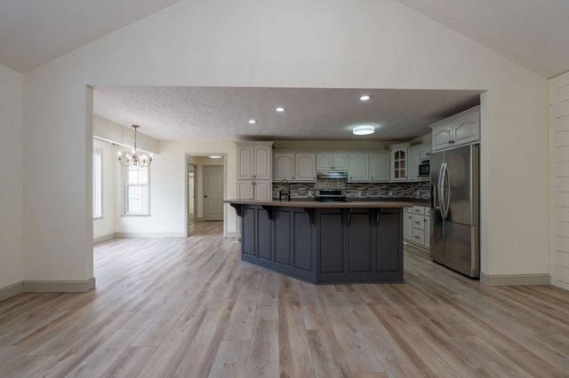 801 Cherokee Hills Dr, Loretto, TN 38469