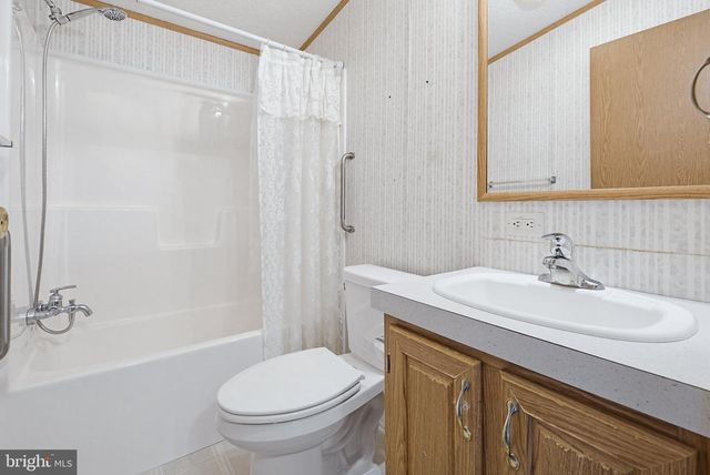 22 MADGE DR, Lancaster, PA 17603