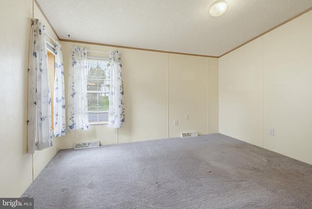 22 MADGE DR, Lancaster, PA 17603
